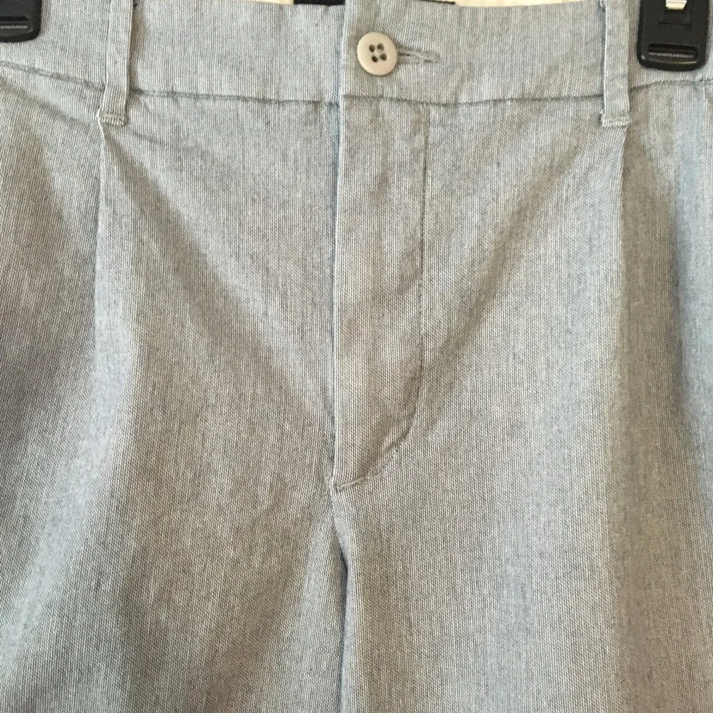 Abercrombie and Fitch Shorts Mens 33 Blue Pin Stripe Stretch Chambray Preppy